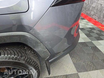 2020 Toyota RAV4 LE – miniatura 18