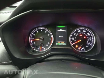 2020 Toyota RAV4 LE – miniatura 6