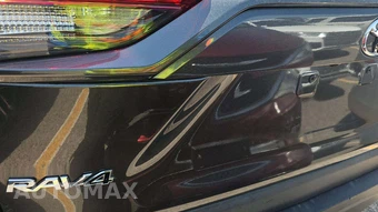 2020 Toyota RAV4 LE - miniatura 26