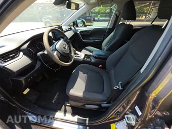 2020 Toyota RAV4 LE - miniatura 7