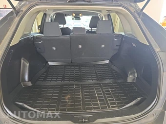 2020 Toyota RAV4 LE - miniatura 13