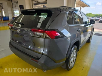 2020 Toyota RAV4 LE - miniatura 4