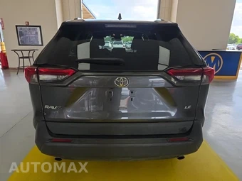2020 Toyota RAV4 LE - miniatura 5