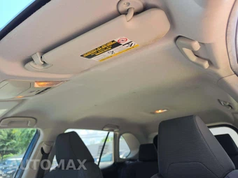 2020 Toyota RAV4 LE - miniatura 8