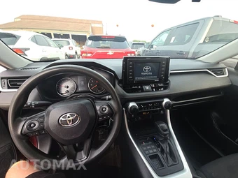 2020 Toyota RAV4 LE - miniatura 11