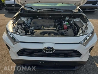 2020 Toyota RAV4 LE - miniatura 18