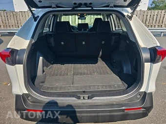 2020 Toyota RAV4 LE - miniatura 19