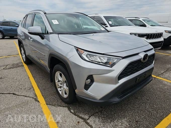 2020 Toyota RAV4 XLE - miniatura 3