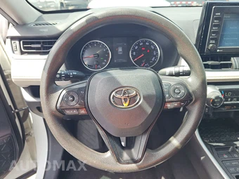 2020 Toyota RAV4 XLE – miniatura 10