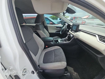2020 Toyota RAV4 XLE – miniatura 8