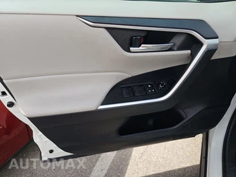 2020 Toyota RAV4 XLE – miniatura 9