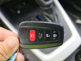 2020 Toyota RAV4 XLE – miniatura 5