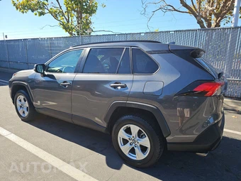 2020 Toyota RAV4 XLE – miniatura 6