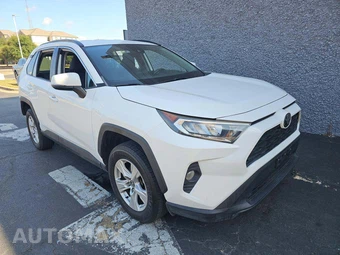 2020 Toyota RAV4 XLE - miniatura 4