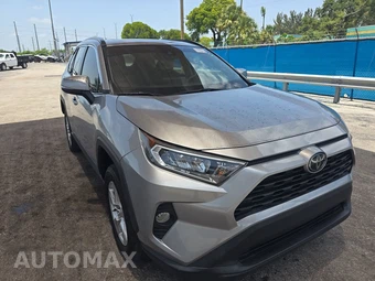 2020 Toyota RAV4 XLE - miniatura 3