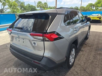 2020 Toyota RAV4 XLE - miniatura 4