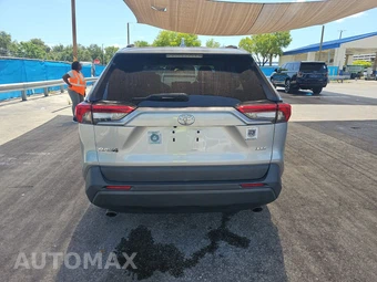 2020 Toyota RAV4 XLE - miniatura 5