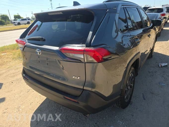2020 Toyota RAV4 XLE – miniatura 4
