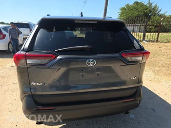 2020 Toyota RAV4 XLE – miniatura 5