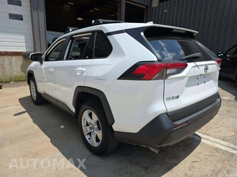2020 Toyota RAV4 XLE – miniatura 2