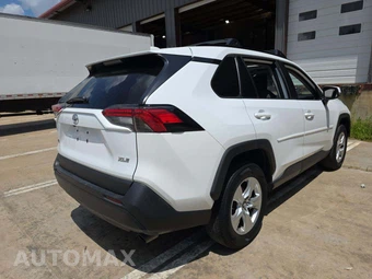 2020 Toyota RAV4 XLE – miniatura 3