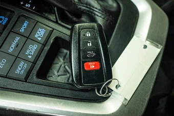 2020 Toyota RAV4 XLE Premium - miniatura 24