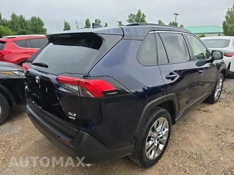 2020 Toyota RAV4 XLE Premium – miniatura 4