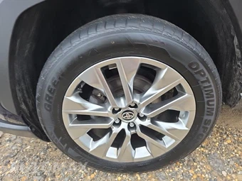 2020 Toyota RAV4 XLE Premium – miniatura 8