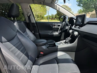 2020 Toyota RAV4 XLE Premium - miniatura 30