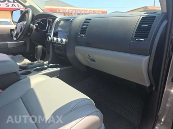 2020 Toyota Sequoia Limited – miniatura 17