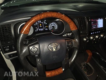2020 Toyota Sequoia Platinum – miniatura 10