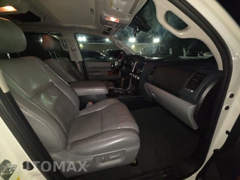 2020 Toyota Sequoia Platinum – miniatura 8
