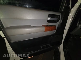 2020 Toyota Sequoia Platinum – miniatura 9
