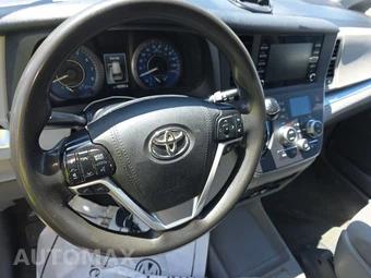 2020 Toyota Sienna L 7-Passenger 119.3" WB - miniatura 11