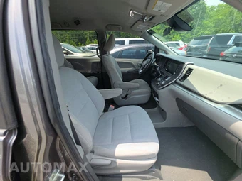2020 Toyota Sienna L 7-Passenger 119.3" WB - miniatura 8