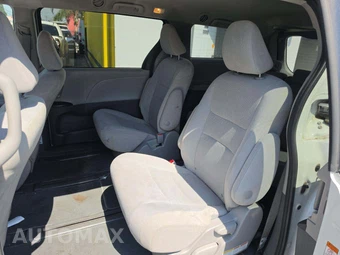 2020 Toyota Sienna L 7-Passenger 119.3" WB - miniatura 10