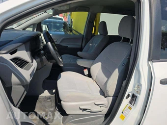 2020 Toyota Sienna L 7-Passenger 119.3" WB - miniatura 3