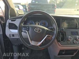 2020 Toyota Sienna L 7-Passenger 119.3" WB - miniatura 10