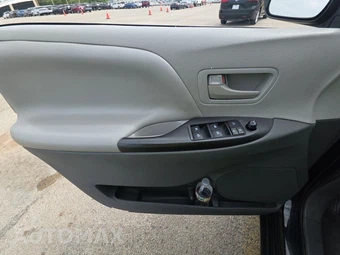 2020 Toyota Sienna L 7-Passenger 119.3" WB - miniatura 9