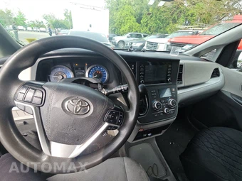 2020 Toyota Sienna L 7-Passenger 119.3" WB - miniatura 11
