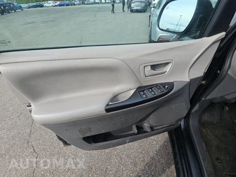 2020 Toyota Sienna L 7-Passenger 119.3" WB - miniatura 9