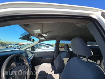 2020 Toyota Sienna L 7-Passenger 119.3" WB - miniatura 18