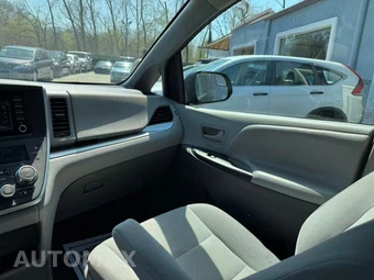 2020 Toyota Sienna L 7-Passenger 119.3" WB - miniatura 22