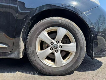 2020 Toyota Sienna L 7-Passenger 119.3" WB - miniatura 30