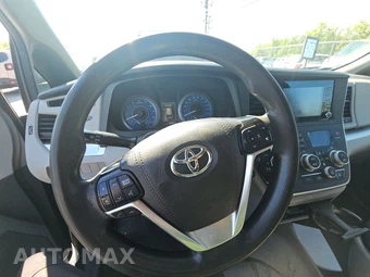 2020 Toyota Sienna L 7-Passenger 119.3" WB - miniatura 10