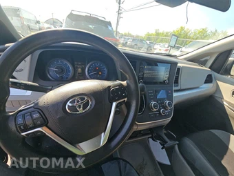 2020 Toyota Sienna L 7-Passenger 119.3" WB - miniatura 11