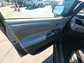 2020 Toyota Sienna L 7-Passenger 119.3" WB - miniatura 9