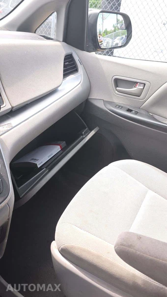 2020 Toyota Sienna L 7-Passenger 119.3" WB - miniatura 40
