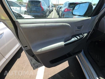 2020 Toyota Sienna L 7-Passenger 119.3" WB - miniatura 15