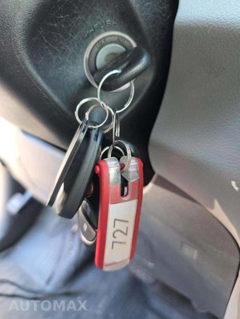 2020 Toyota Sienna L 7-Passenger 119.3" WB - miniatura 8